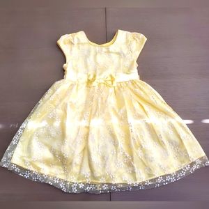 Beautiful yellow dress, girls size 4